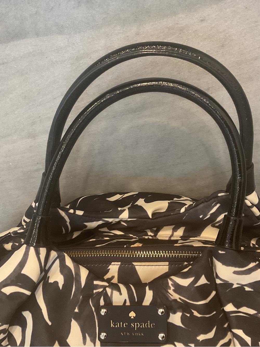kate spade Black & White Rose-Print Satchel - Picture 3 of 11